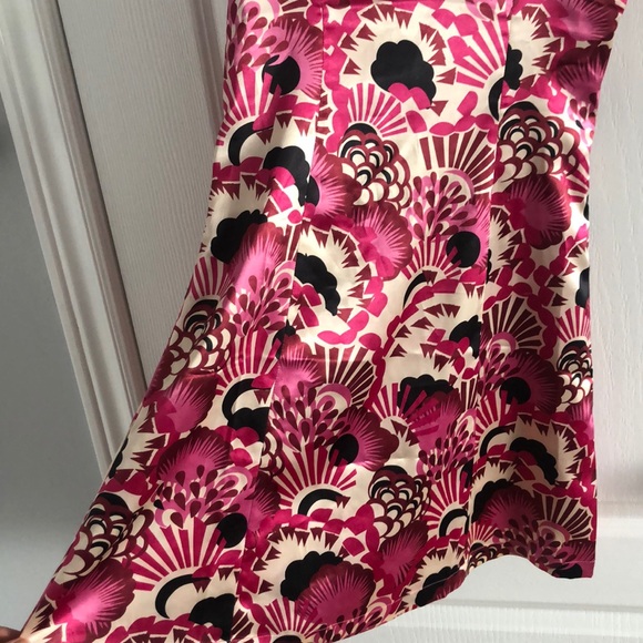 Printed pink satin dress - Picture 3 of 6